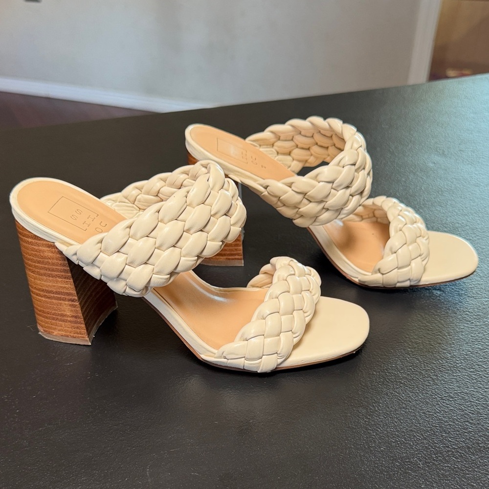 Cream heels 10 cm in height